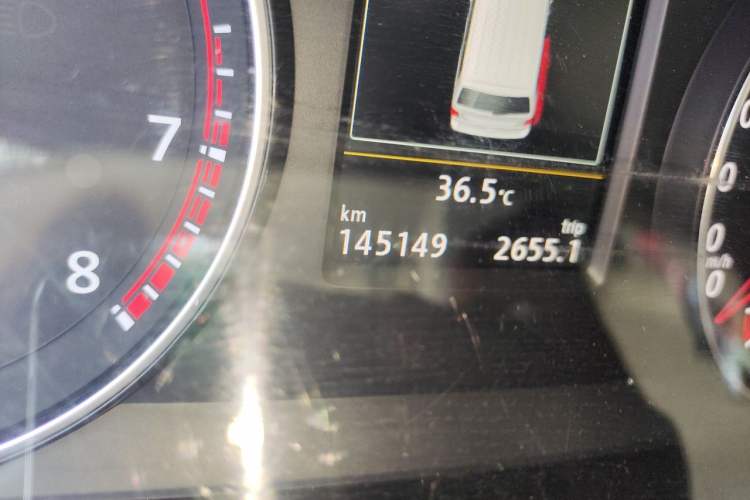 Used Volkswagen Multivan 2018 2.0 TSI 4x4 Prestige Edition 7-Seater Odometer Close Up