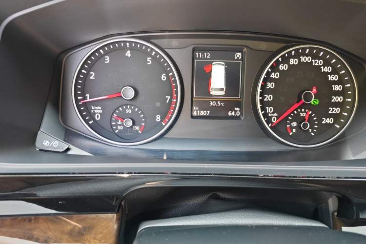Used Volkswagen Multivan 2018 2.0 TSI 4x4 Explorer Edition 7-Seater Odometer Close Up