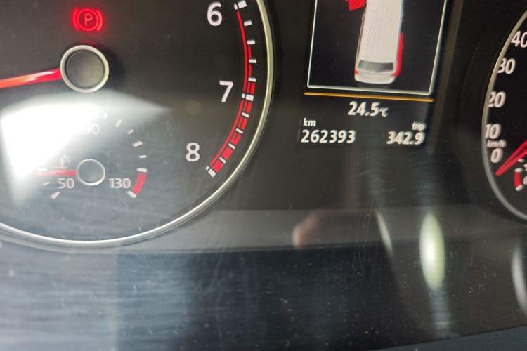 Used Volkswagen Multivan 2018 2.0 TSI 4x4 Prestige Edition 7-Seater Odometer Close Up