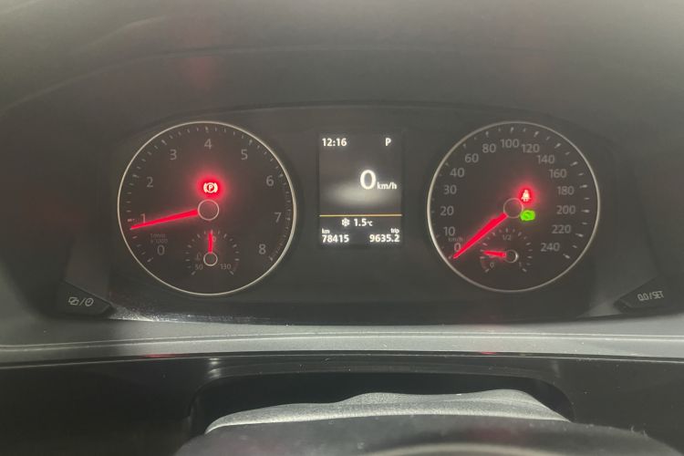 Used Volkswagen Multivan 2018 2.0 TSI 4x4 Prestige Edition 7-Seater Odometer Close Up