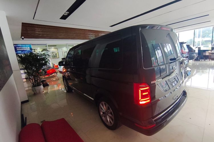 Used Volkswagen Multivan 2018 2.0 TSI Two-Wheel-Drive Luxury Edition 7 Seats Rear Left 45 Deg
