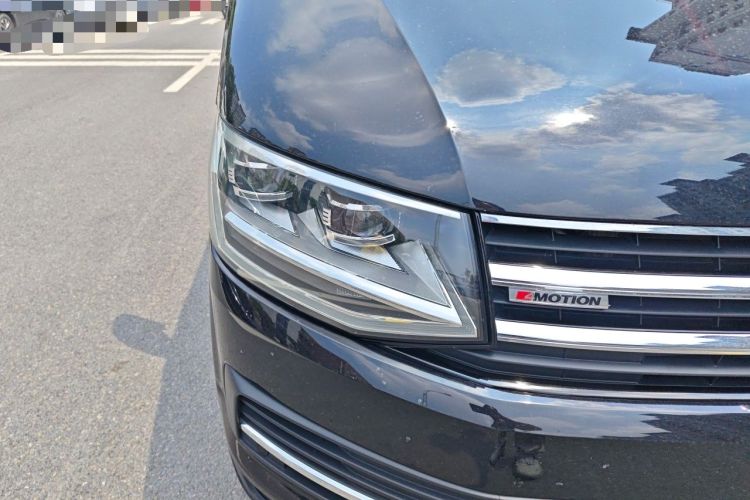 Used Volkswagen Multivan 2018 2.0 TSI 4x4 Explorer Edition 7-Seater Right Front Headlight