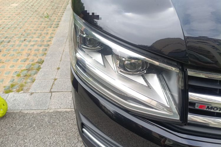 Used Volkswagen Multivan 2018 2.0 TSI 4x4 Prestige Edition 7-Seater Right Front Headlight