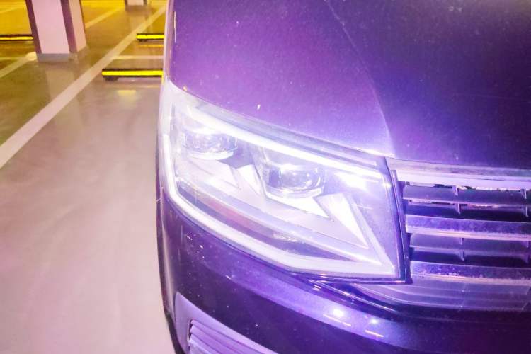 Used Volkswagen Multivan 2018 2.0 TSI Two-Wheel-Drive Luxury Edition 7 Seats Right Front Headlight