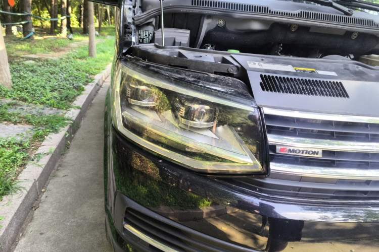 Used Volkswagen Multivan 2018 2.0 TSI 4x4 Prestige Edition 7-Seater Right Front Headlight