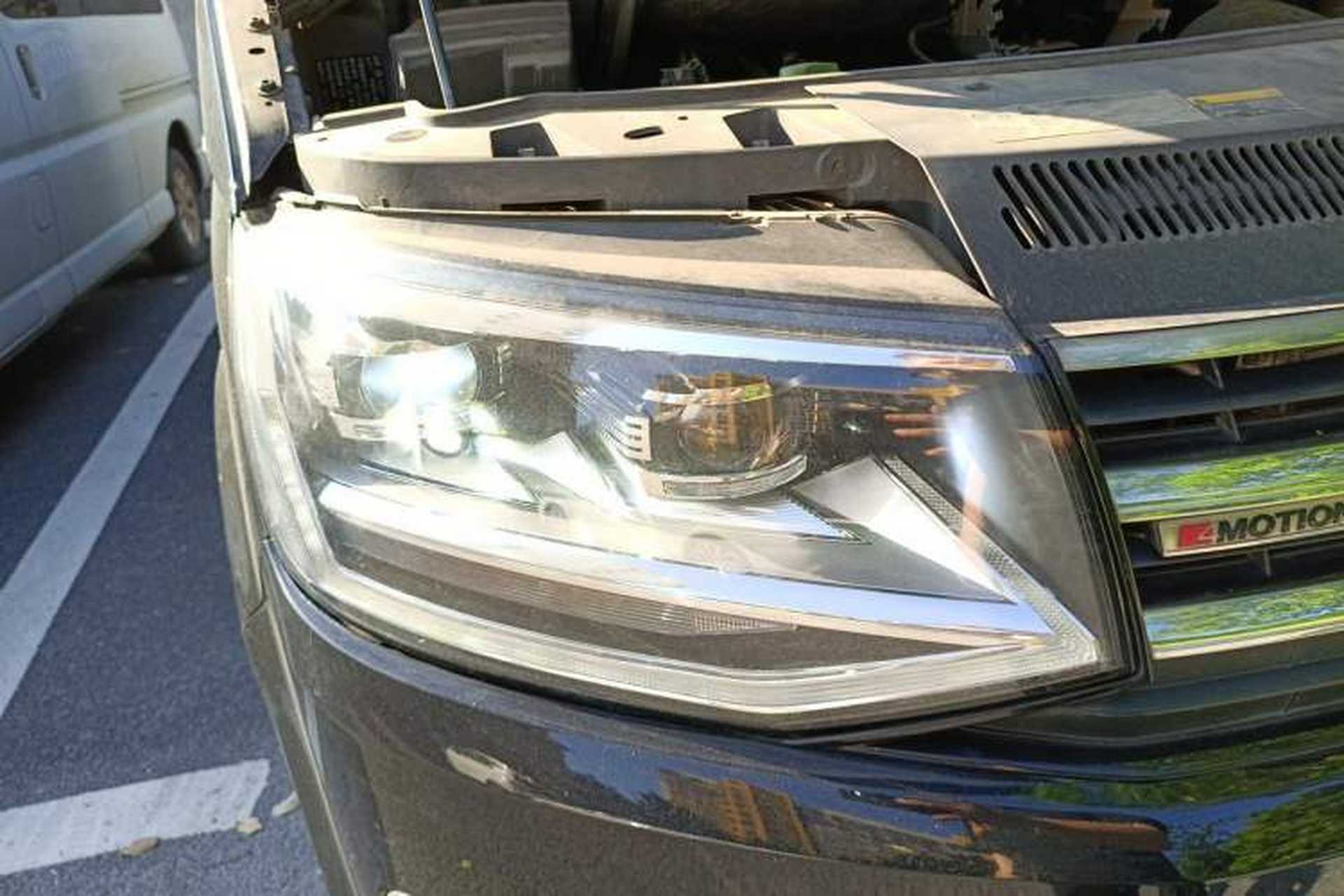 Used Volkswagen Multivan 2018 2.0 TSI 4x4 Prestige Edition 7-Seater Right Front Headlight