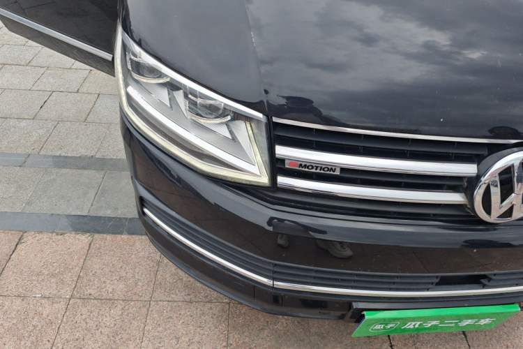 Used Volkswagen Multivan 2018 2.0 TSI 4x4 Prestige Edition 7-Seater Right Front Headlight