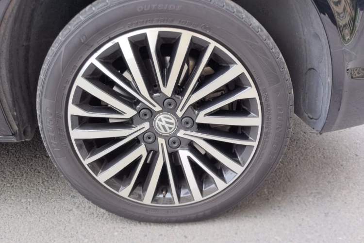 Used Volkswagen Multivan 2018 2.0 TSI Four-Wheel Drive Comfort Edition 7-Seater Right Front Wheel Hub