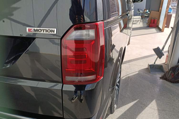 Used Volkswagen Multivan 2018 2.0 TSI Four-Wheel Drive Comfort Edition 7-Seater Right Rear Taillight