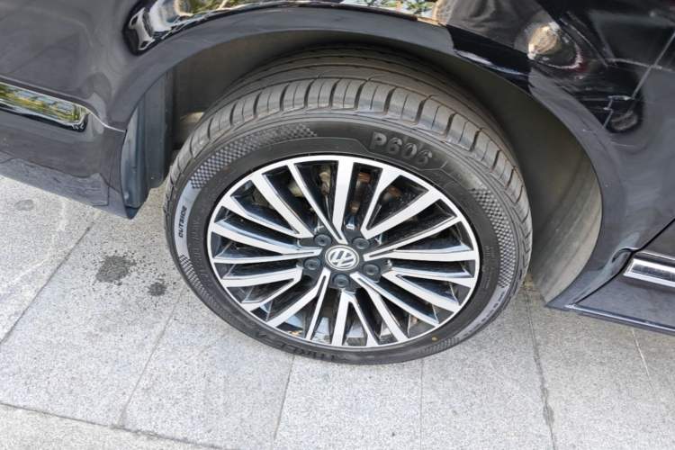 Used Volkswagen Multivan 2018 2.0 TSI 4x4 Prestige Edition 7-Seater Right Rear Wheel Hub