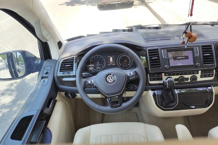 Used Volkswagen Multivan 2018 2.0 TSI 4x4 Prestige Edition 7-Seater Steering Wheel