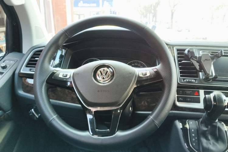 Used Volkswagen Multivan 2018 2.0 TSI Two-Wheel-Drive Luxury Edition 7 Seats Steering Wheel