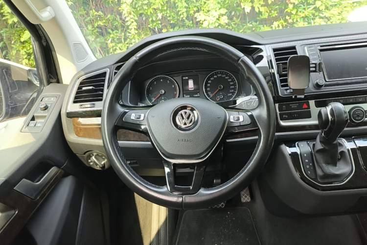 Used Volkswagen Multivan 2018 2.0 TSI Two-Wheel-Drive Luxury Edition 7 Seats Steering Wheel