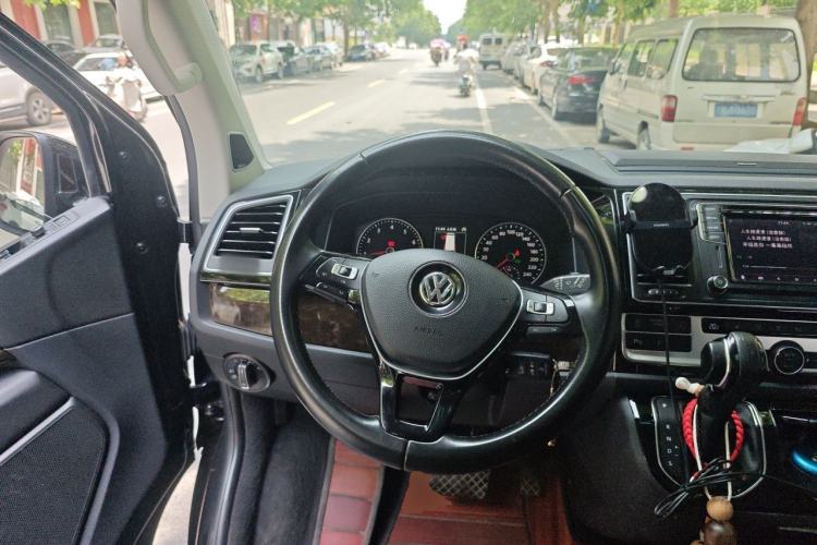 Used Volkswagen Multivan 2018 2.0 TSI 4x4 Prestige Edition 7-Seater Steering Wheel