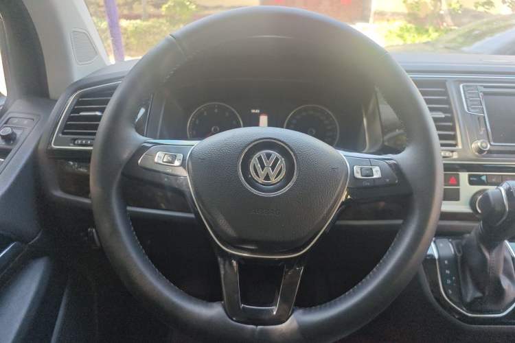 Used Volkswagen Multivan 2018 2.0 TSI Two-Wheel-Drive Luxury Edition 7 Seats Steering Wheel