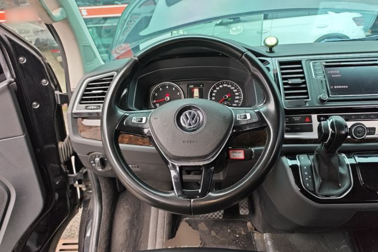 Used Volkswagen Multivan 2018 2.0 TSI Two-Wheel-Drive Luxury Edition 7 Seats Steering Wheel