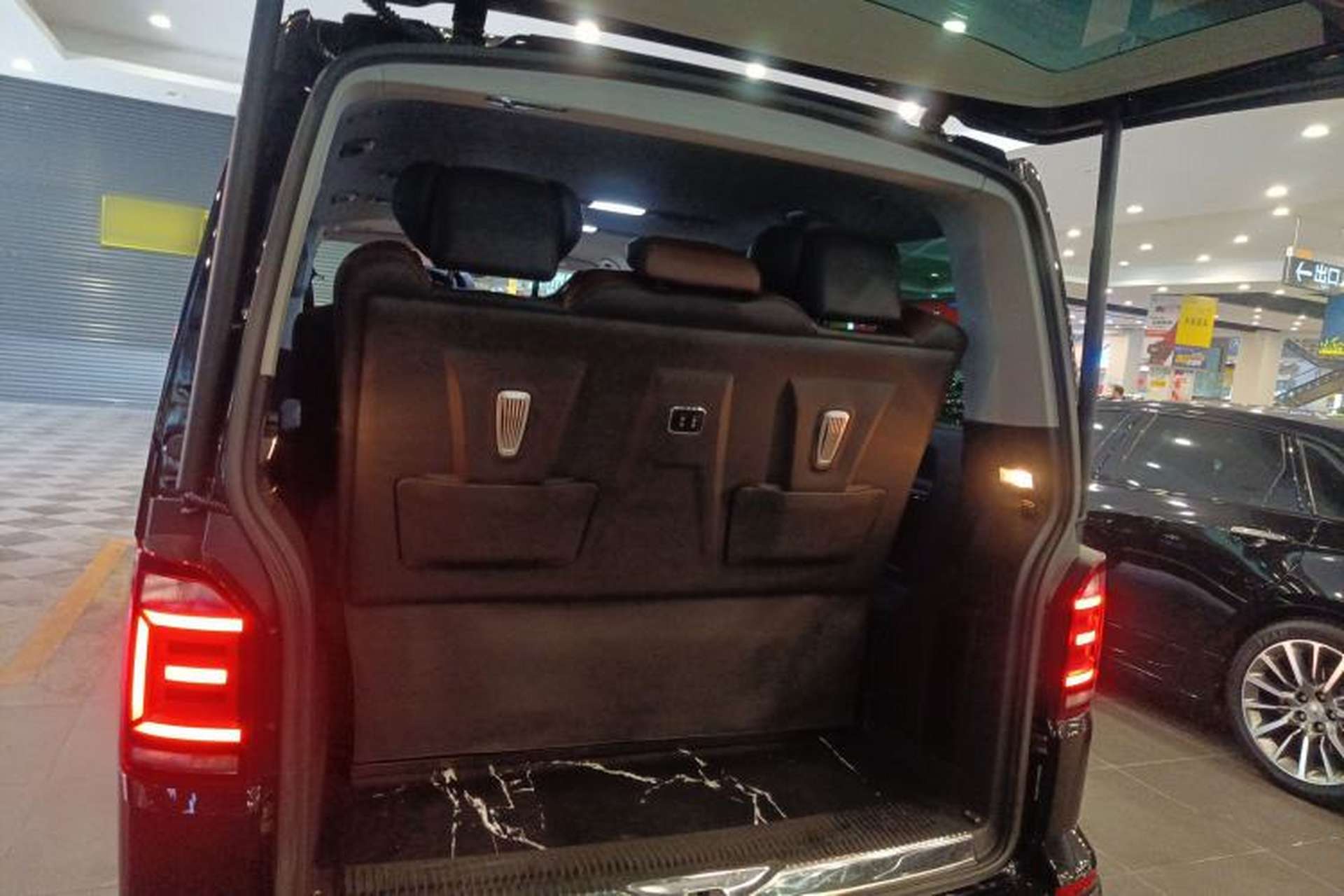 Used Volkswagen Multivan 2018 2.0 TSI 4x4 Prestige Edition 7-Seater Trunk