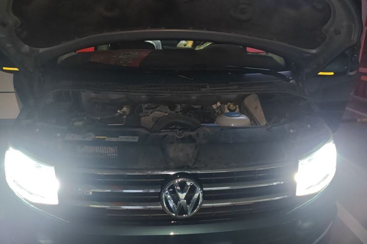 Used Volkswagen Multivan 2018 2.0 TSI Four-Wheel Drive Comfort Edition 7-Seater Engine Bay