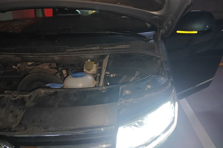 Used Volkswagen Multivan 2018 2.0 TSI Four-Wheel Drive Comfort Edition 7-Seater Engine Bay Left