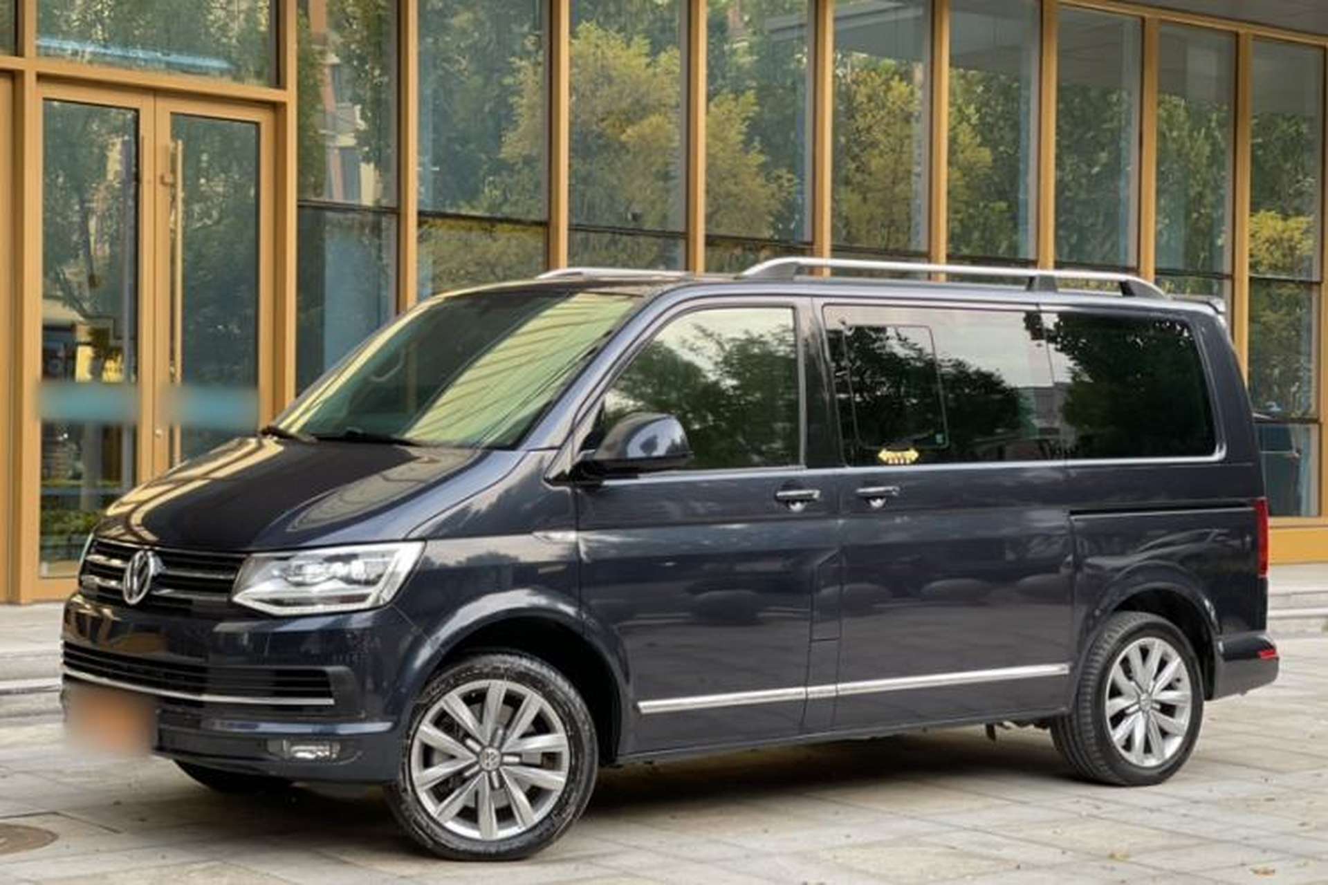 Used Volkswagen Multivan 2018 2.0 TSI Two-Wheel-Drive Luxury Edition 7 Seats Exterior 3