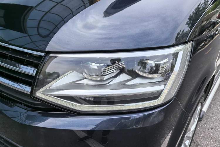 Used Volkswagen Multivan 2018 2.0 TSI Two-Wheel-Drive Luxury Edition 7 Seats Exterior 4