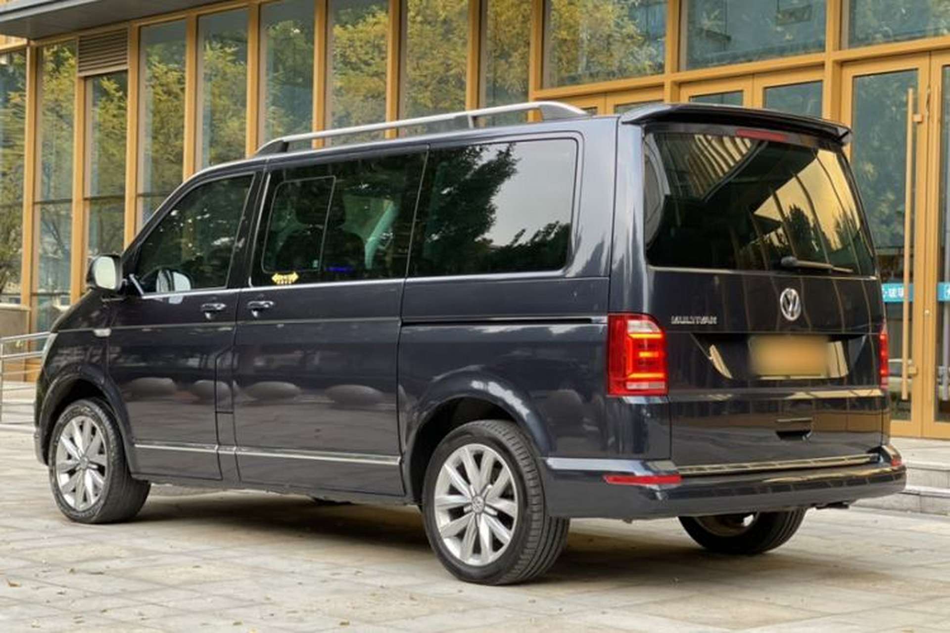 Used Volkswagen Multivan 2018 2.0 TSI Two-Wheel-Drive Luxury Edition 7 Seats Exterior 4