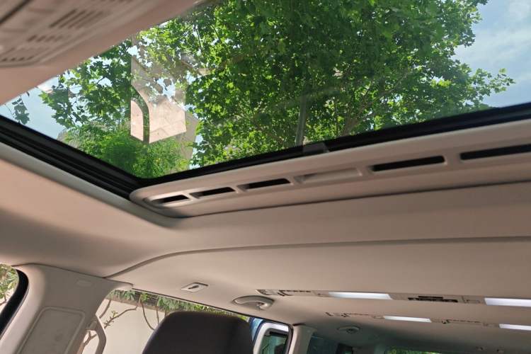 Used Volkswagen Multivan 2018 2.0 TSI Four-Wheel Drive Comfort Edition 7-Seater Headliner