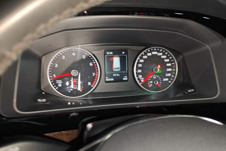 Used Volkswagen Multivan 2018 2.0 TSI Four-Wheel Drive Comfort Edition 7-Seater Instrument Cluster