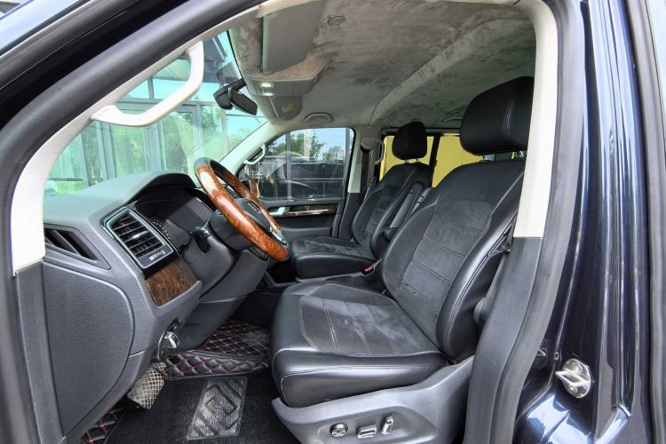 Used Volkswagen Multivan 2018 2.0 TSI Two-Wheel-Drive Luxury Edition 7 Seats Interior 10