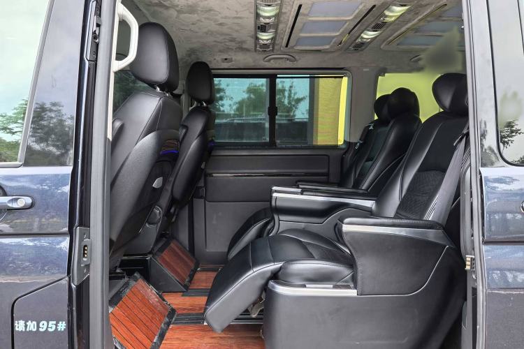 Used Volkswagen Multivan 2018 2.0 TSI Two-Wheel-Drive Luxury Edition 7 Seats Interior 3