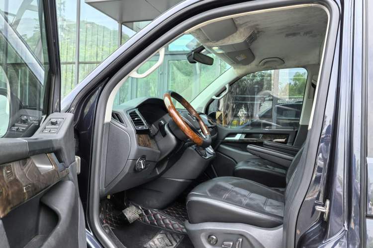 Used Volkswagen Multivan 2018 2.0 TSI Two-Wheel-Drive Luxury Edition 7 Seats Left Front Seat