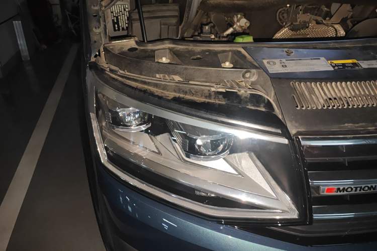 Used Volkswagen Multivan 2018 2.0 TSI Four-Wheel Drive Comfort Edition 7-Seater Right Front Headlight