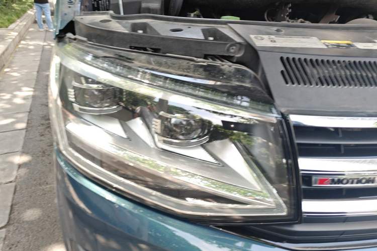 Used Volkswagen Multivan 2018 2.0 TSI Four-Wheel Drive Comfort Edition 7-Seater Right Front Headlight