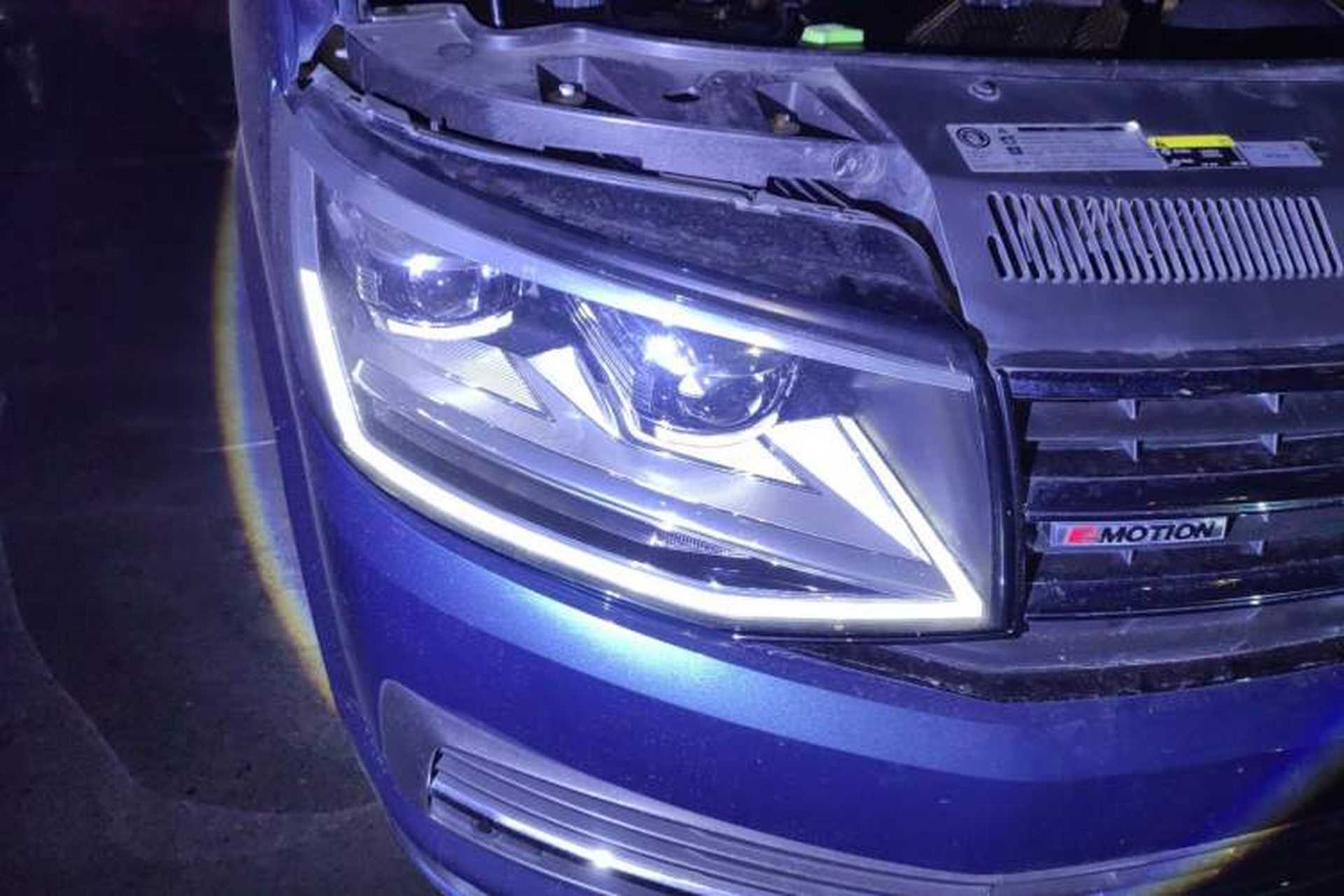 Used Volkswagen Multivan 2018 2.0 TSI 4x4 Prestige Edition 7-Seater Right Front Headlight