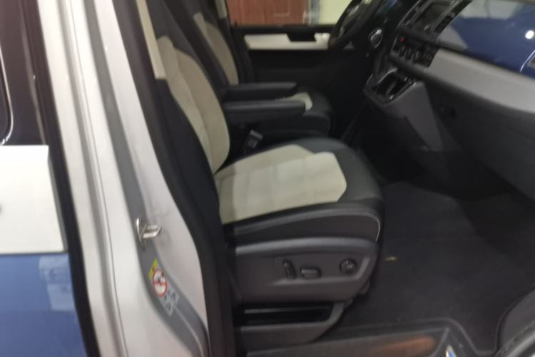 Used Volkswagen Multivan 2018 2.0 TSI Four-Wheel Drive Comfort Edition 7-Seater Right Front Seat
