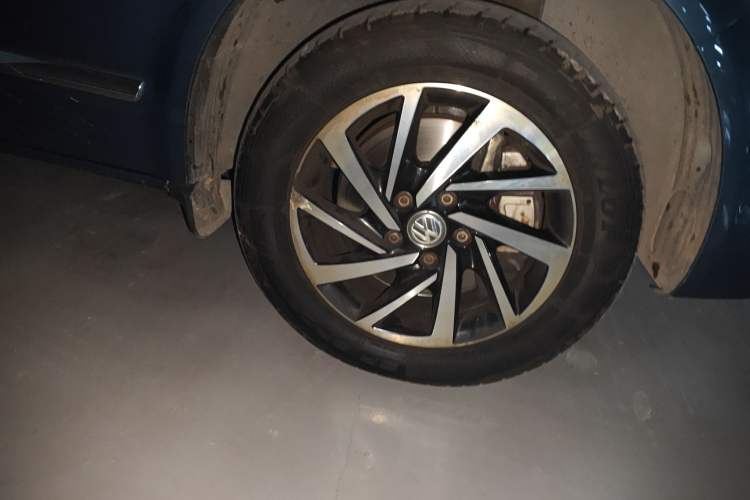 Used Volkswagen Multivan 2018 2.0 TSI Four-Wheel Drive Comfort Edition 7-Seater Right Front Wheel Hub