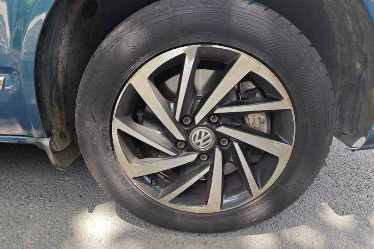 Used Volkswagen Multivan 2018 2.0 TSI Four-Wheel Drive Comfort Edition 7-Seater Right Front Wheel Hub