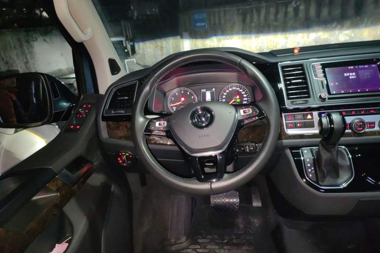 Used Volkswagen Multivan 2018 2.0 TSI 4x4 Prestige Edition 7-Seater Steering Wheel
