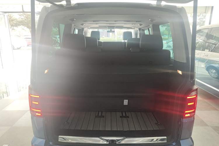Used Volkswagen Multivan 2018 2.0 TSI Four-Wheel Drive Comfort Edition 7-Seater Trunk