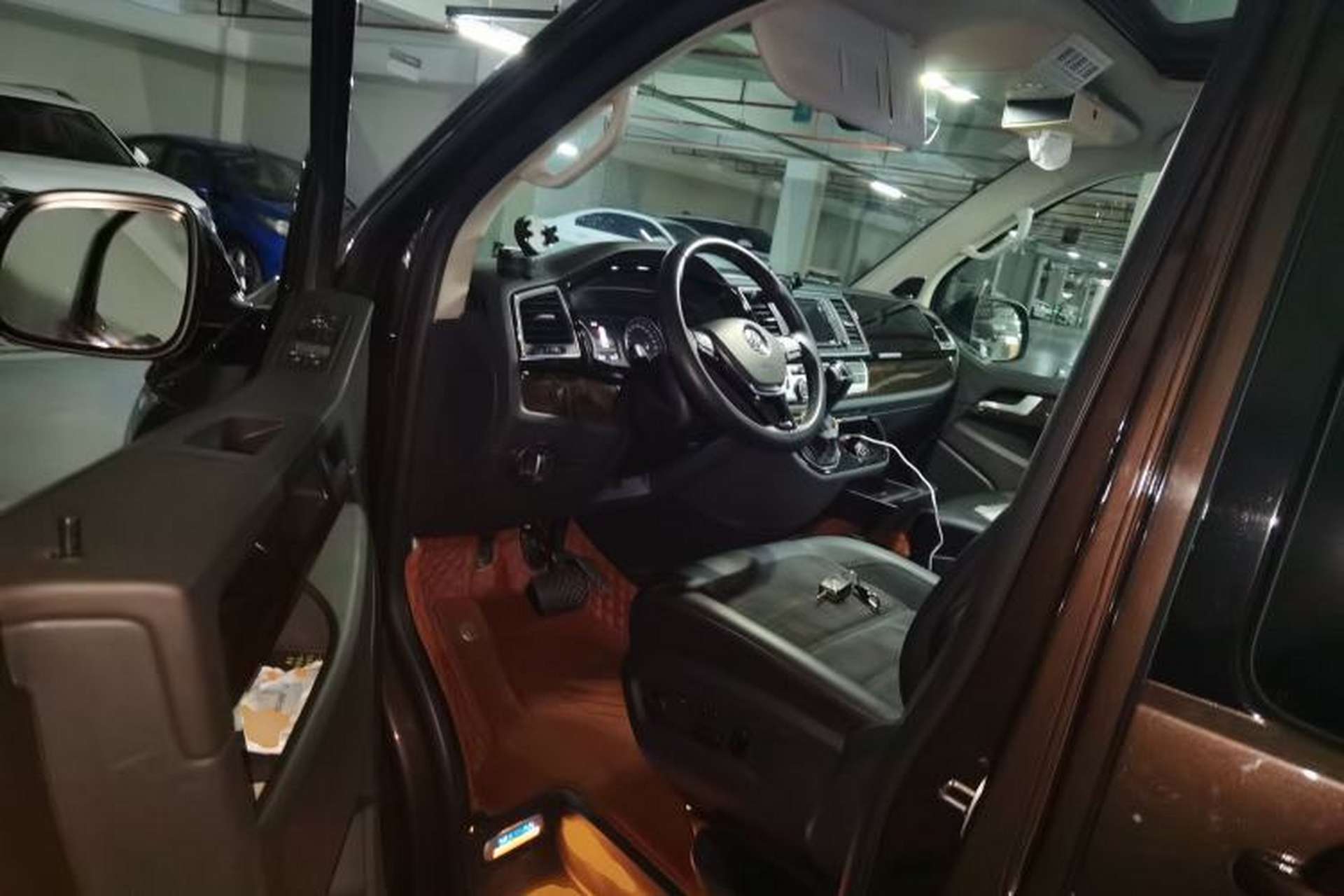 Used Volkswagen Multivan 2018 2.0 TSI 4x4 Prestige Edition 7-Seater Driver Seat
