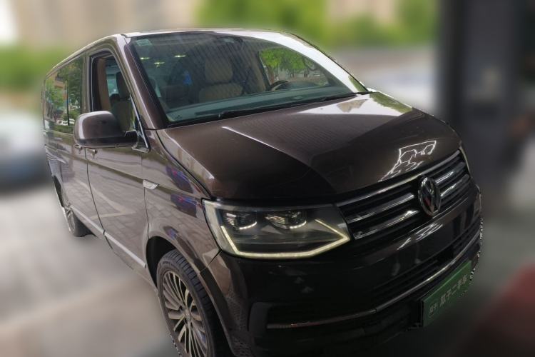 Used Volkswagen Multivan 2018 2.0 TSI 4x4 Style Edition 7 Seats Front Right 45 Deg