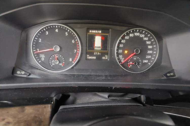 Used Volkswagen Multivan 2018 2.0 TSI 4x4 Style Edition 7 Seats Odometer Close Up