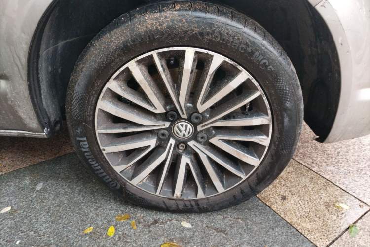 Used Volkswagen Multivan 2018 2.0 TSI Four-Wheel Drive Comfort Edition 7-Seater Right Front Wheel Hub