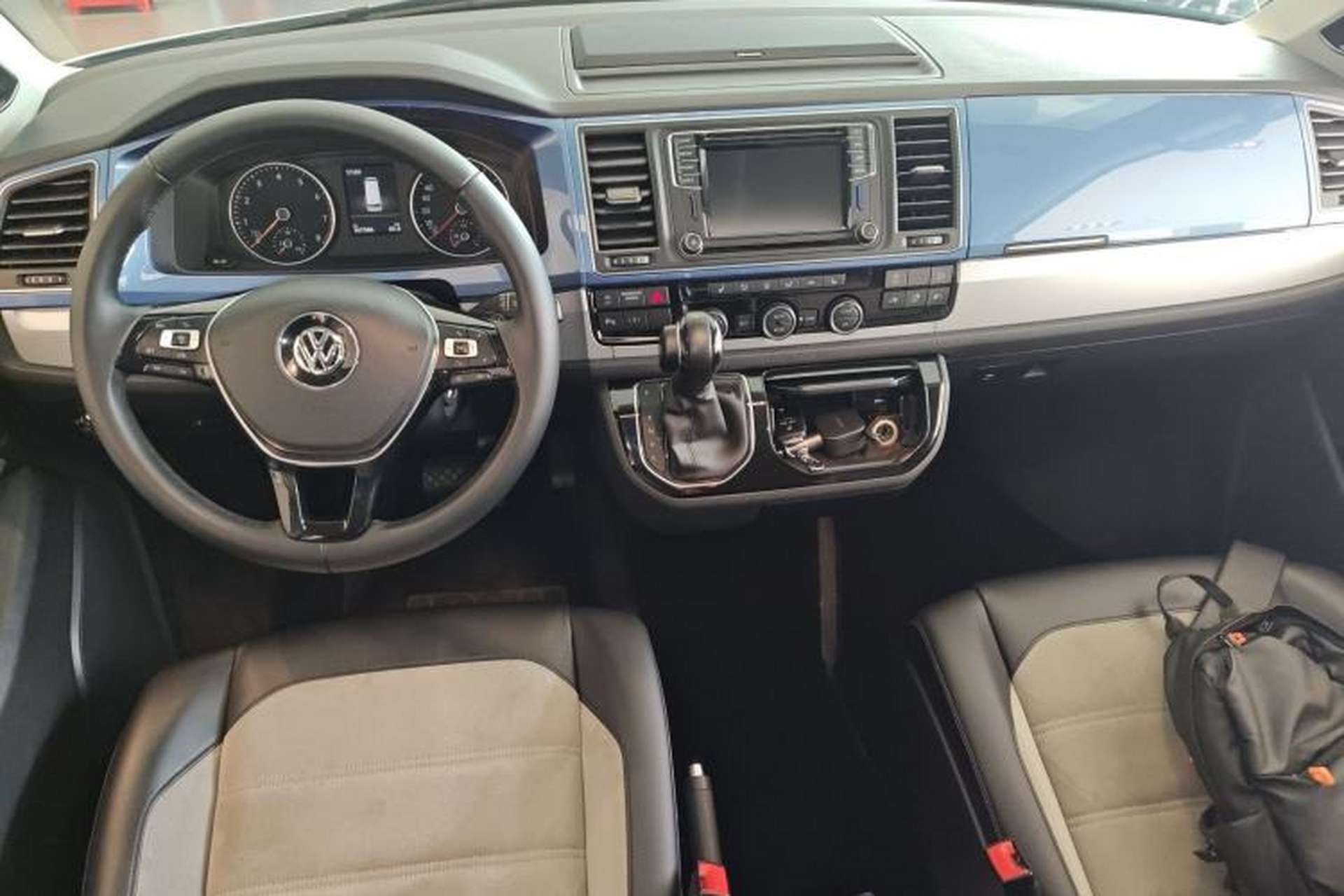 Used Volkswagen Multivan 2018 2.0 TSI Four-Wheel Drive Comfort Edition 7-Seater Center Console