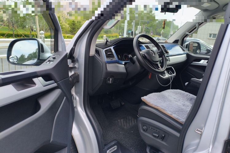 Used Volkswagen Multivan 2018 2.0 TSI Four-Wheel Drive Comfort Edition 7-Seater Driver Seat
