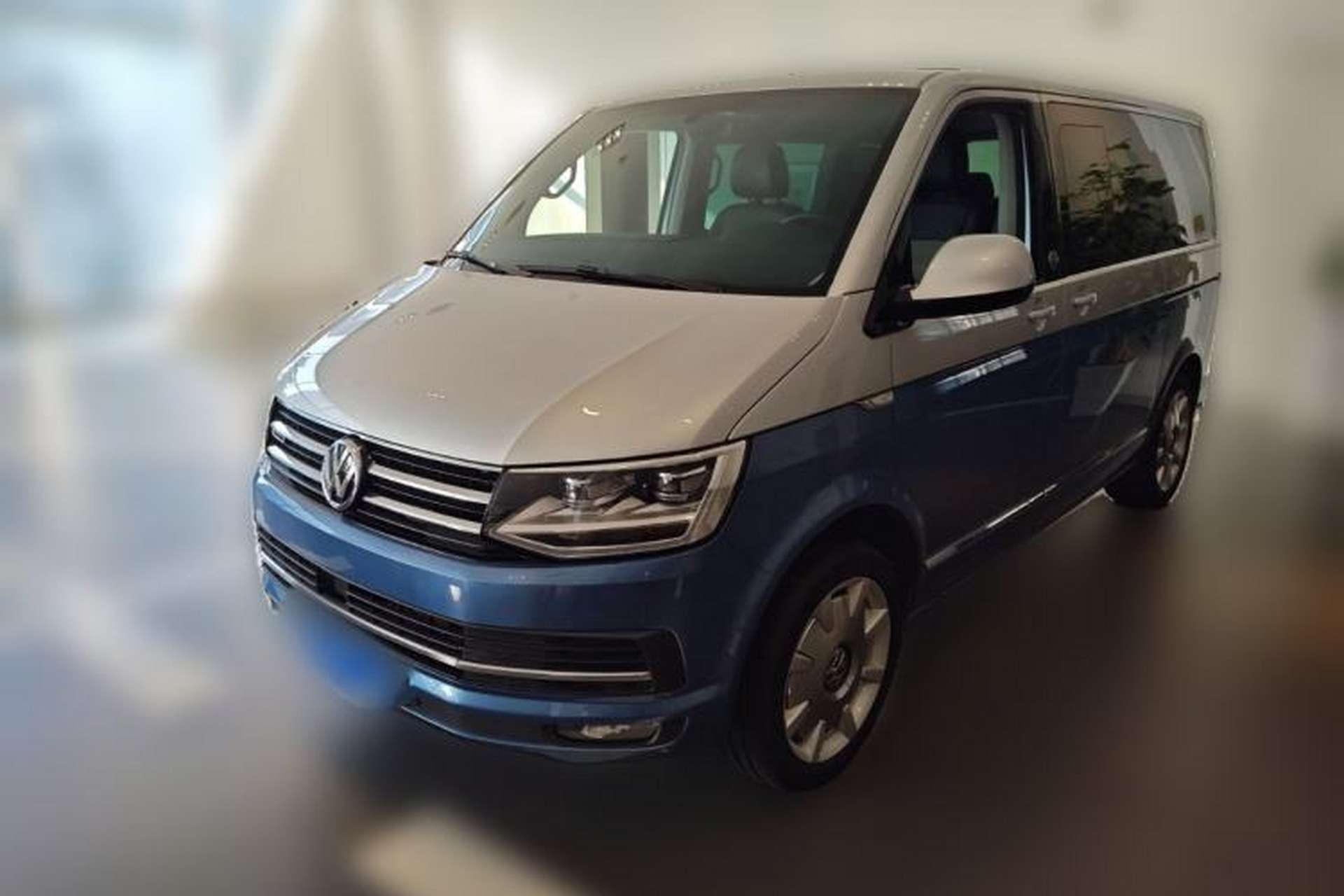 Used Volkswagen Multivan 2018 2.0 TSI Four-Wheel Drive Comfort Edition 7-Seater Front Left 45 Deg