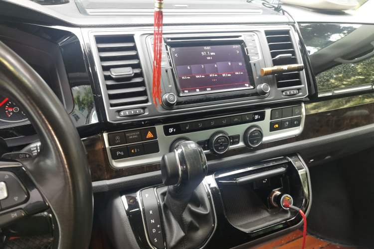 Used Volkswagen Multivan 2018 2.0 TSI 4x4 Prestige Edition 7-Seater Audio And AC Panel
