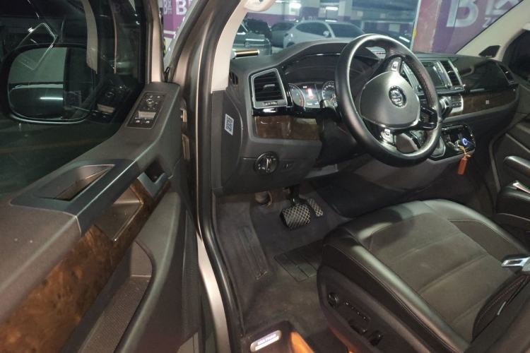 Used Volkswagen Multivan 2018 2.0 TSI 4x4 Explorer Edition 7-Seater Driver Seat