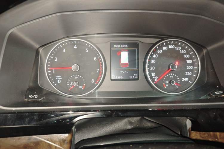 Used Volkswagen Multivan 2018 2.0 TSI 4x4 Explorer Edition 7-Seater Instrument Cluster