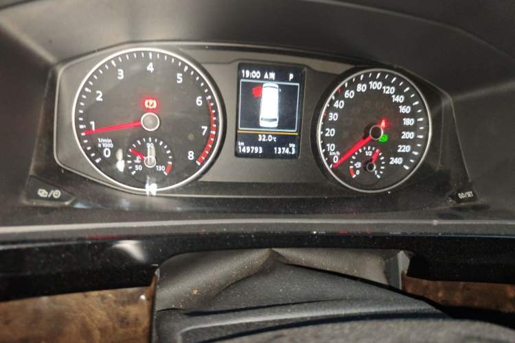 Used Volkswagen Multivan 2018 2.0 TSI 4x4 Explorer Edition 7-Seater Instrument Cluster